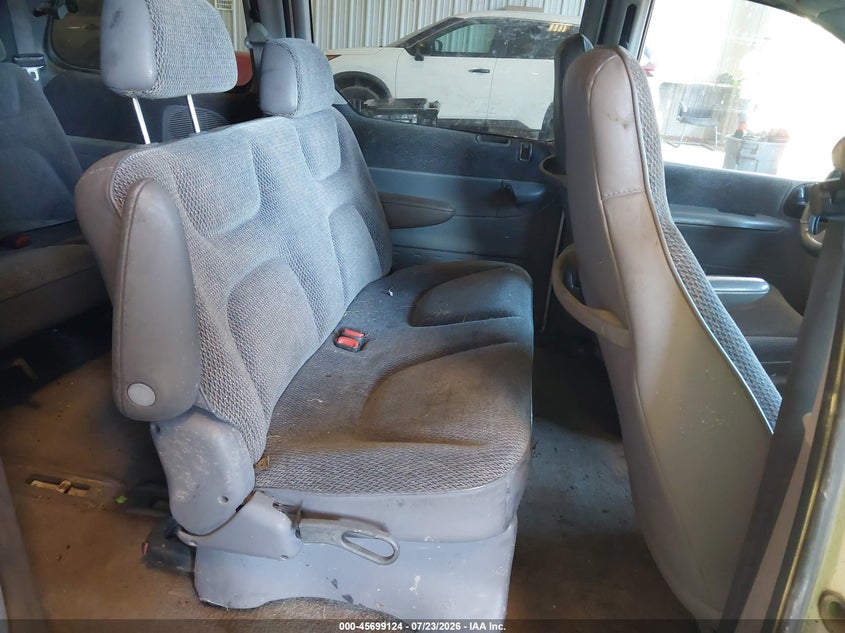 1996 PLYMOUTH VOYAGER auction photo 8