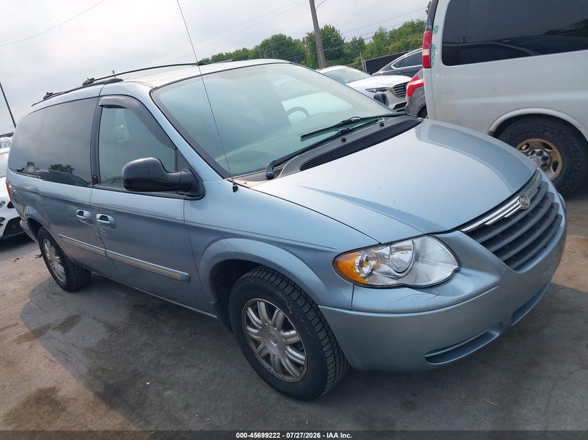 2005 Chrysler Town & Country