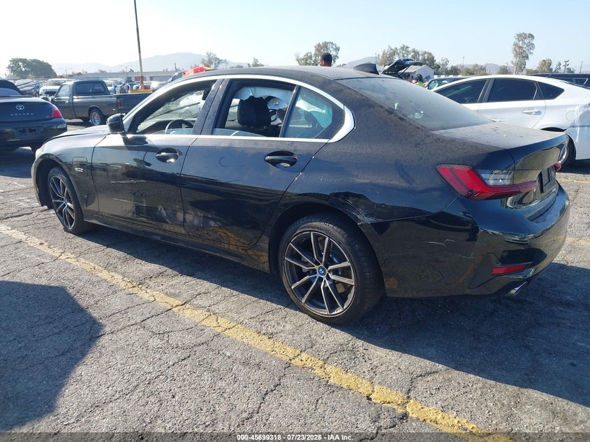 Vin: 3mw5p7j0xn8c23889, lot: 46197946, bmw 330e 20223