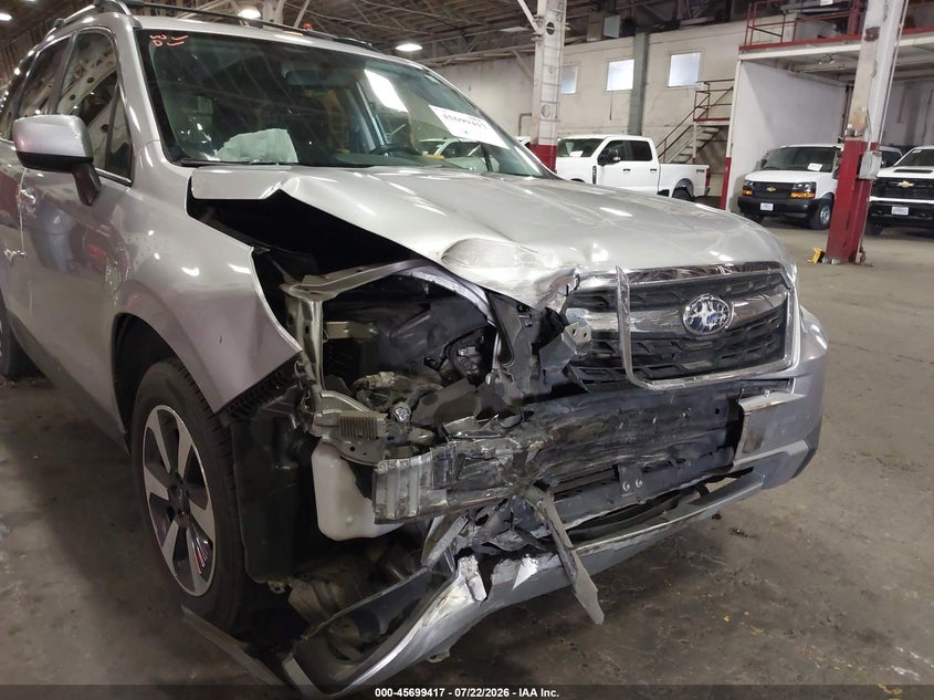 2017 SUBARU FORESTER auction photo 6