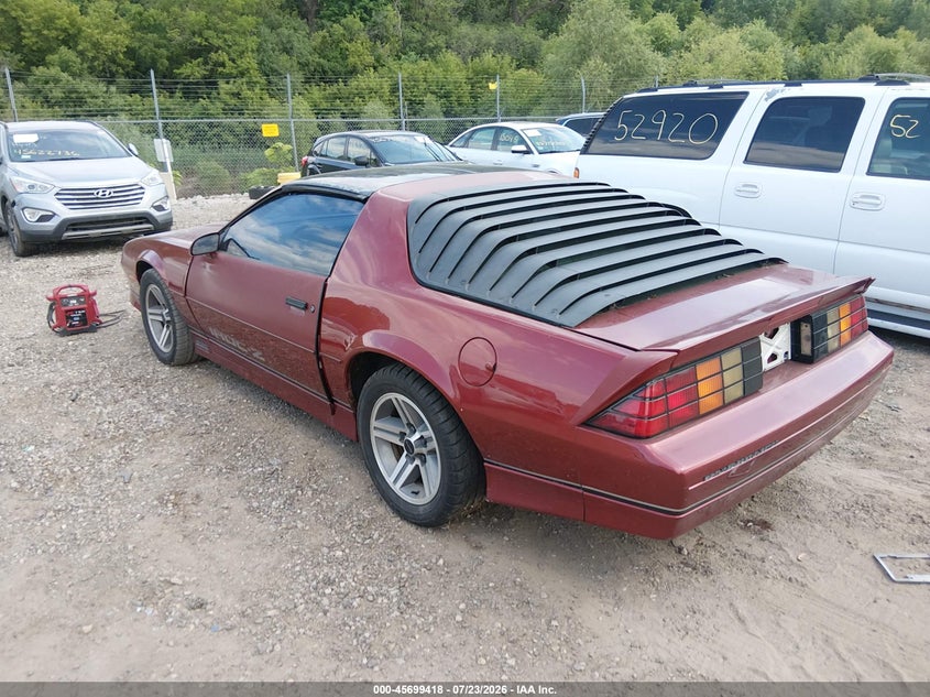 1987 CHEVROLET CAMARO auction photo 3