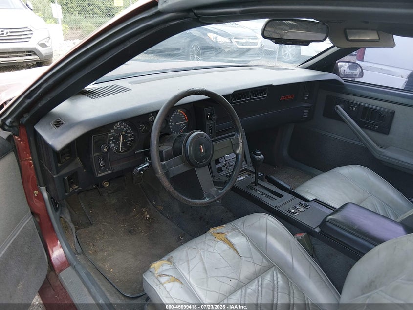 1987 CHEVROLET CAMARO auction photo 5