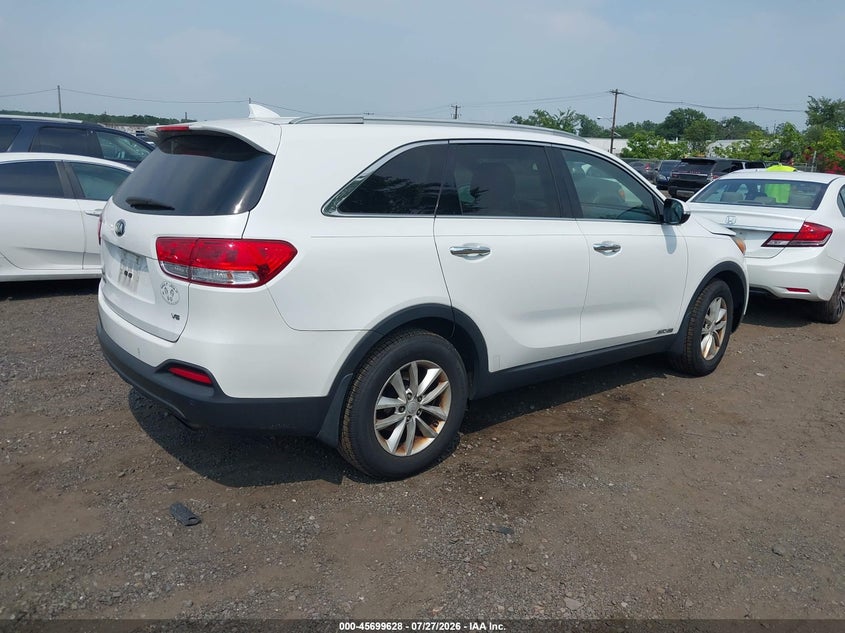 2016 KIA SORENTO auction photo 4