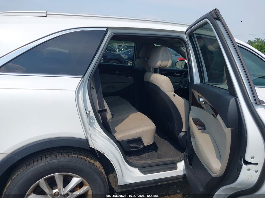 2016 KIA SORENTO auction photo 8