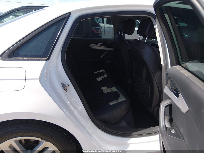 2017 AUDI A4 auction photo 8
