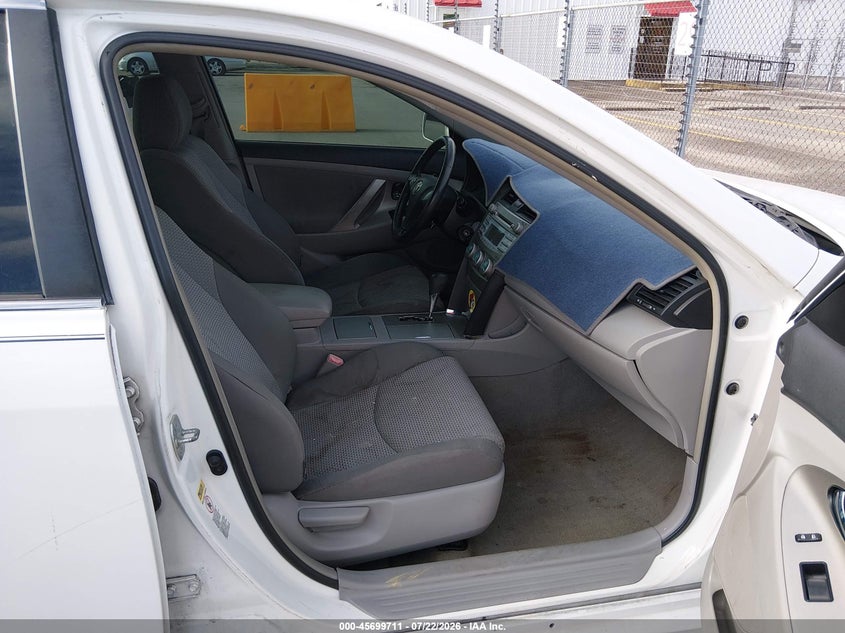 2009 TOYOTA CAMRY auction photo 5