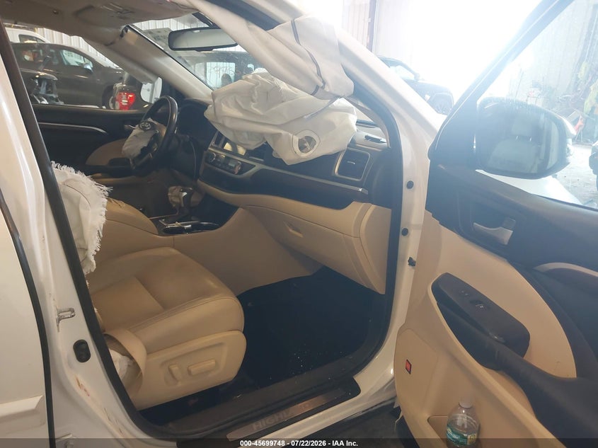 2015 TOYOTA HIGHLANDER auction photo 5