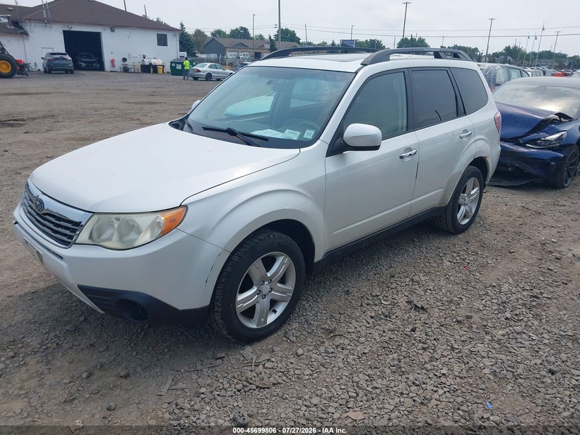 2010 Subaru Forester, Right Side, IAAI, VIN JF2SH6CC6AH750100 — photo 2