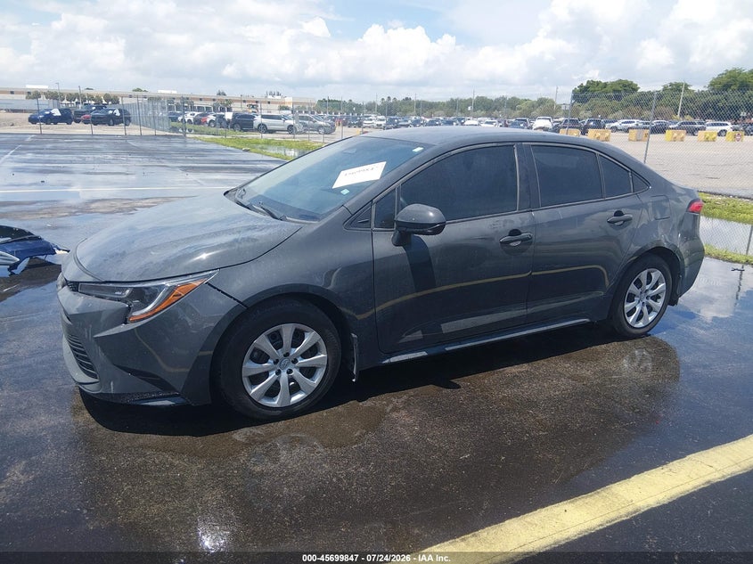 2025 Toyota Corolla, Right Side, IAAI, VIN 5YFB4MDE5SP317355 — photo 2
