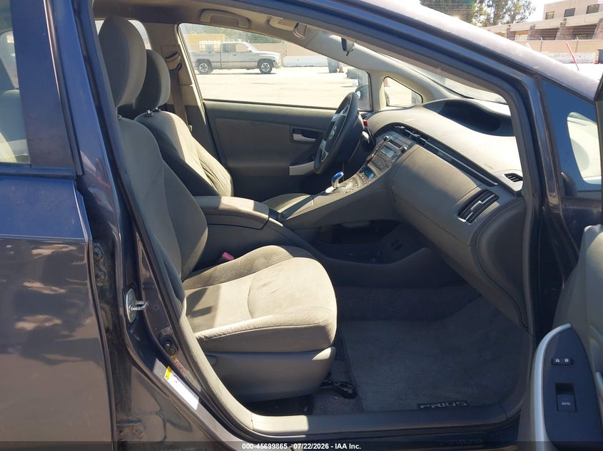 2011 TOYOTA PRIUS auction photo 5