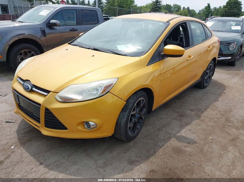 Vin: 1fahp3f2xcl183232, lot: 46198548, ford focus se 20122