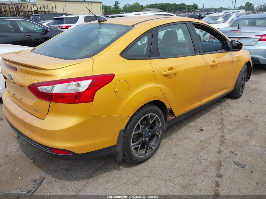 Vin: 1fahp3f2xcl183232, lot: 46198548, ford focus se 20124