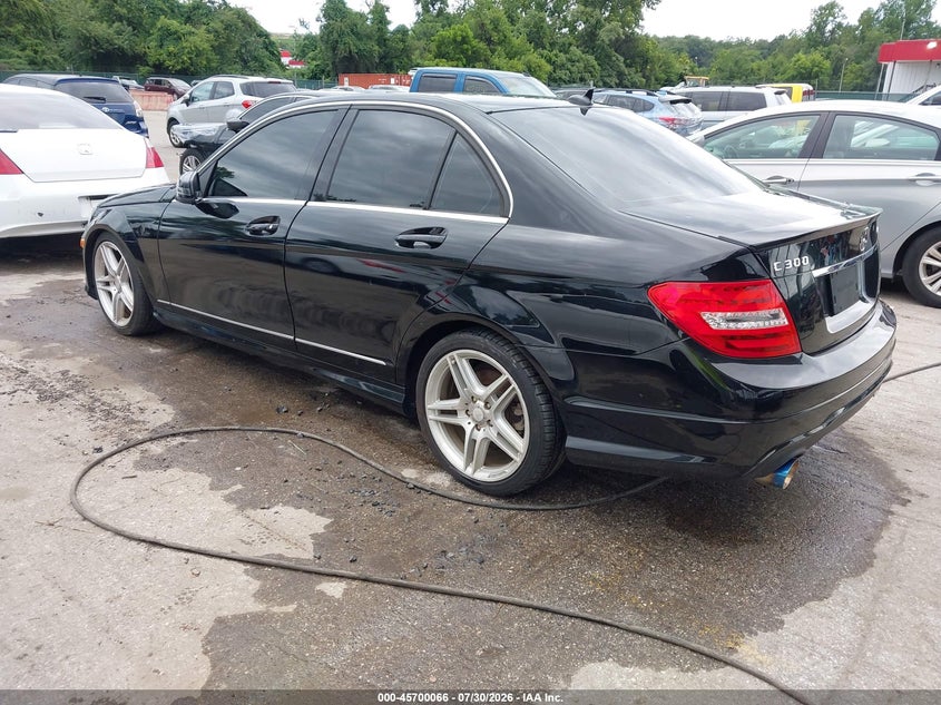 Vin: wddgf8ab8da806606, lot: 46198694, mercedes-benz c 300 sport 4matic 20133
