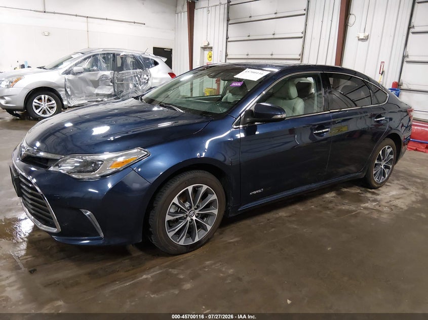 2017 TOYOTA AVALON HYBRID auction photo 2