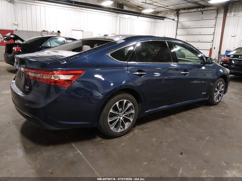 2017 TOYOTA AVALON HYBRID auction photo 4