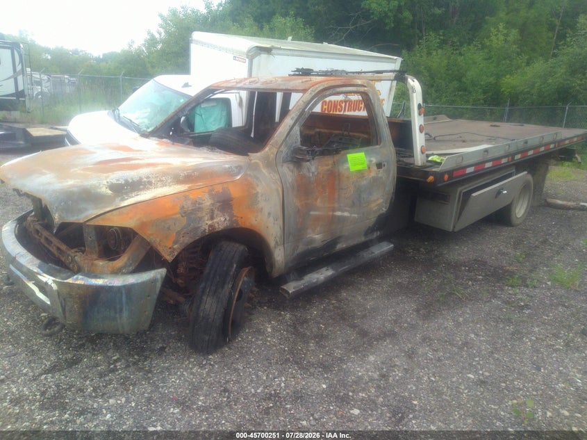 2016 RAM 5500 CHASSIS auction photo 2