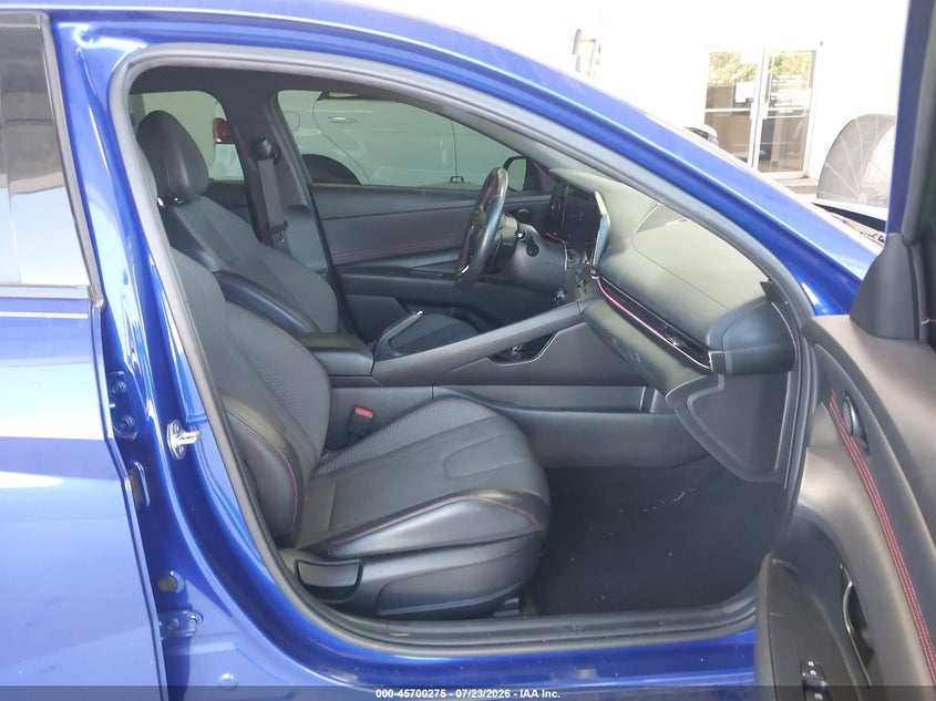 2024 HYUNDAI ELANTRA auction photo 5