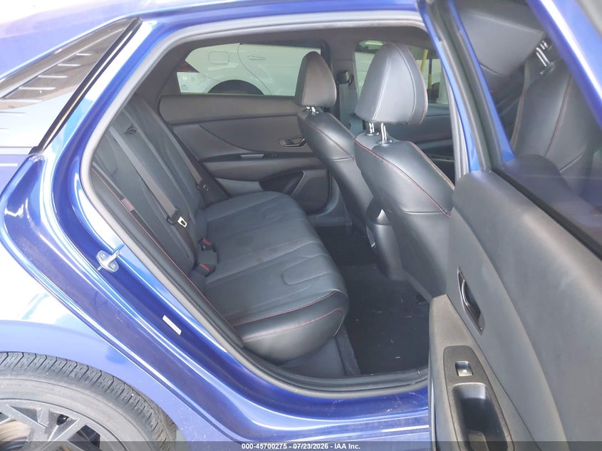2024 HYUNDAI ELANTRA auction photo 8