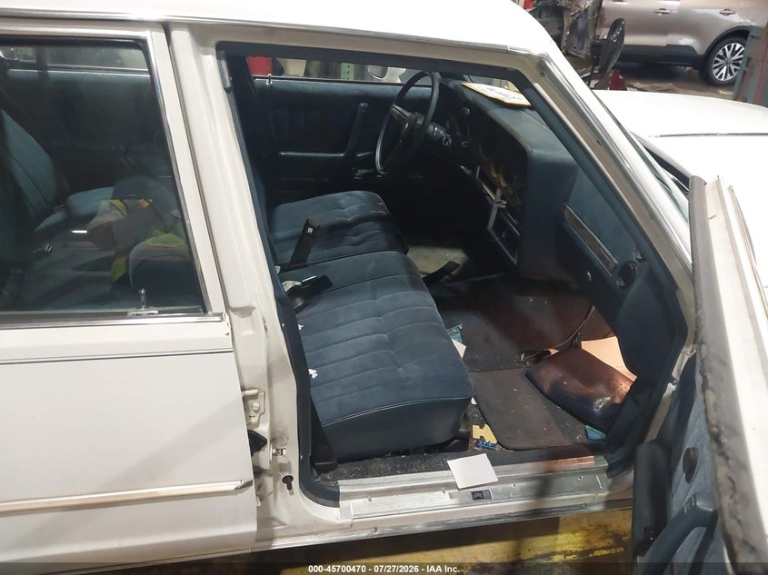 1986 PONTIAC BONNEVILLE auction photo 5