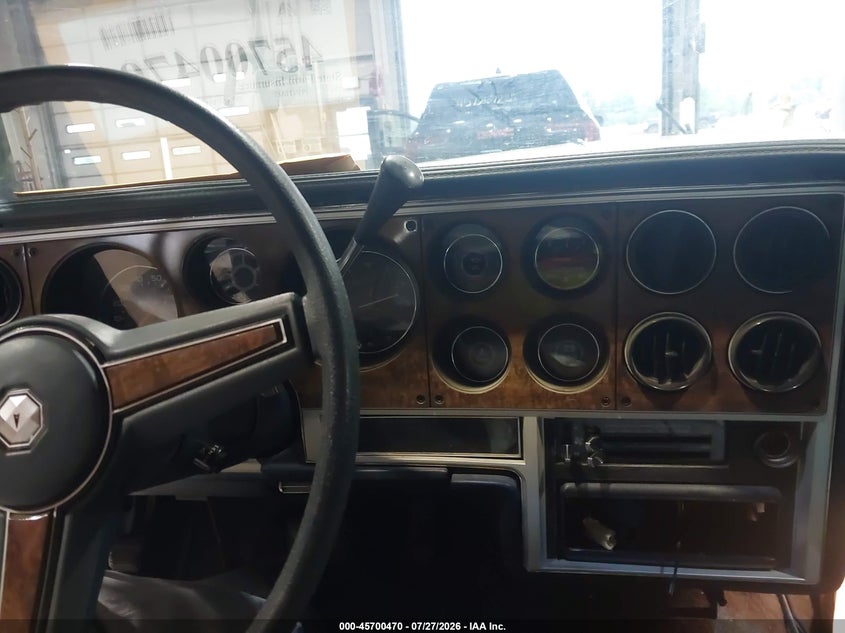 1986 PONTIAC BONNEVILLE auction photo 7