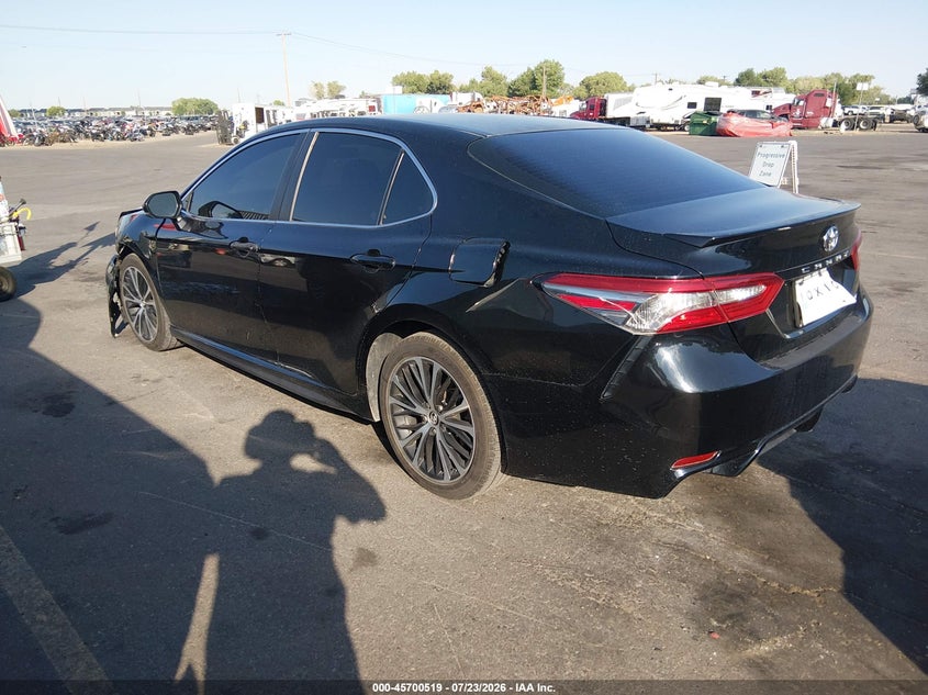 2018 TOYOTA CAMRY auction photo 3
