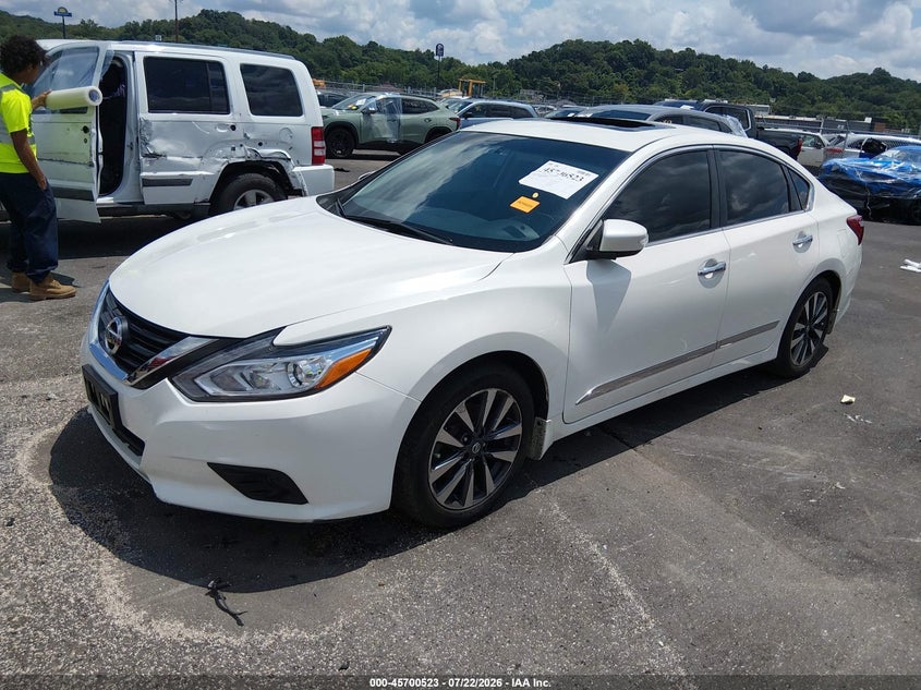 2017 Nissan Altima 2.5 Sv, Hail, IAAI, VIN 1N4AL3APXHC156667 — photo 2