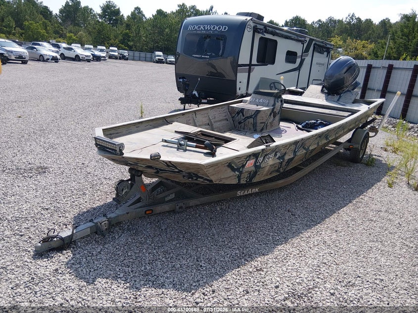 2015 SEAARK RIVER CAT auction photo 2