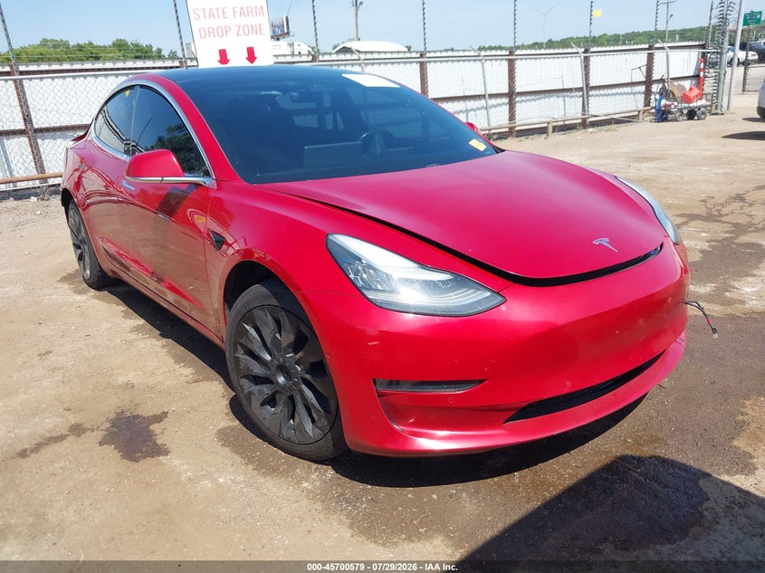 TESLA MODEL 3 - zdjęcie 1