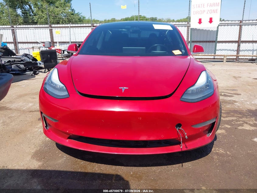 TESLA MODEL 3 - zdjęcie 12
