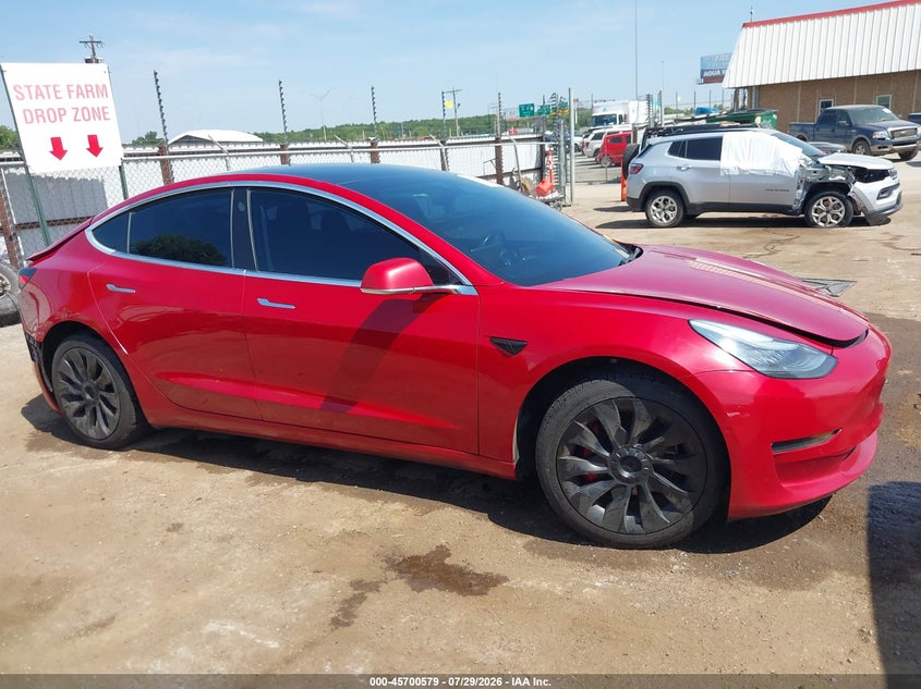TESLA MODEL 3 - zdjęcie 13