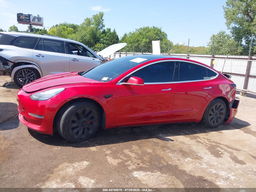 TESLA MODEL 3 - zdjęcie 14