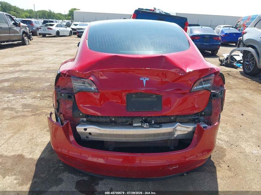 TESLA MODEL 3 - zdjęcie 16