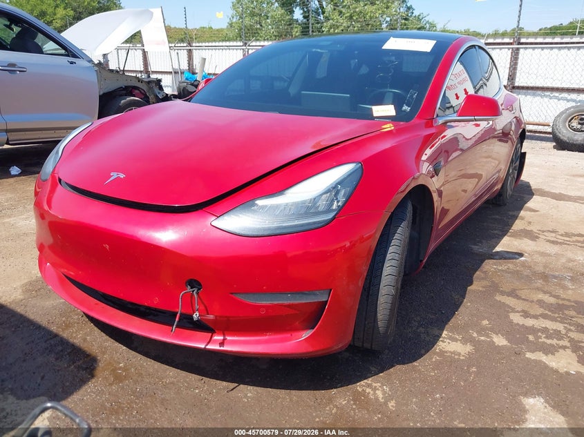 TESLA MODEL 3 - zdjęcie 2