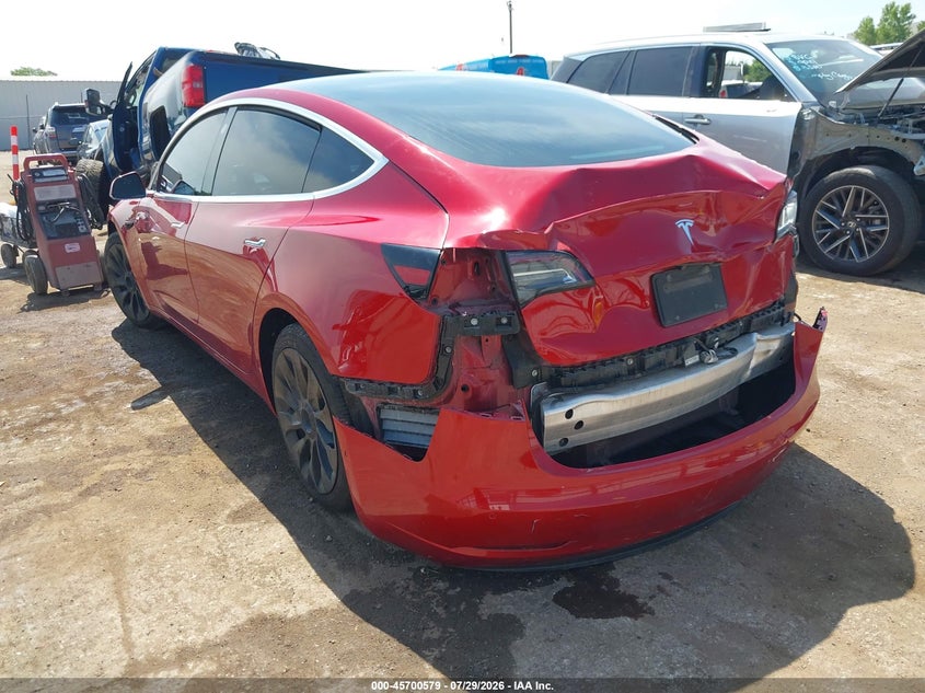 TESLA MODEL 3 - zdjęcie 3