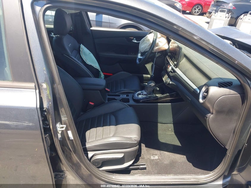 2024 KIA FORTE auction photo 5