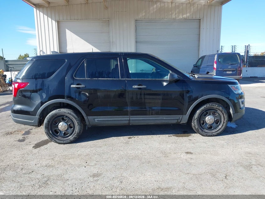 FORD POLICE INTERCEPTOR UTILITY 2018 VIN 1FM5K8ARXJGC49566