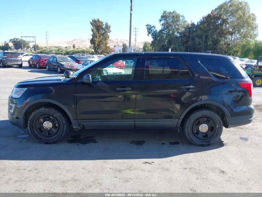 FORD POLICE INTERCEPTOR UTILITY 2018 VIN 1FM5K8ARXJGC49566