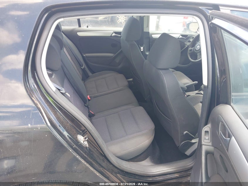 2012 Volkswagen Golf 2.5L 4-Door VIN: WVWDB7AJ6CW287700 Lot: 45700938
