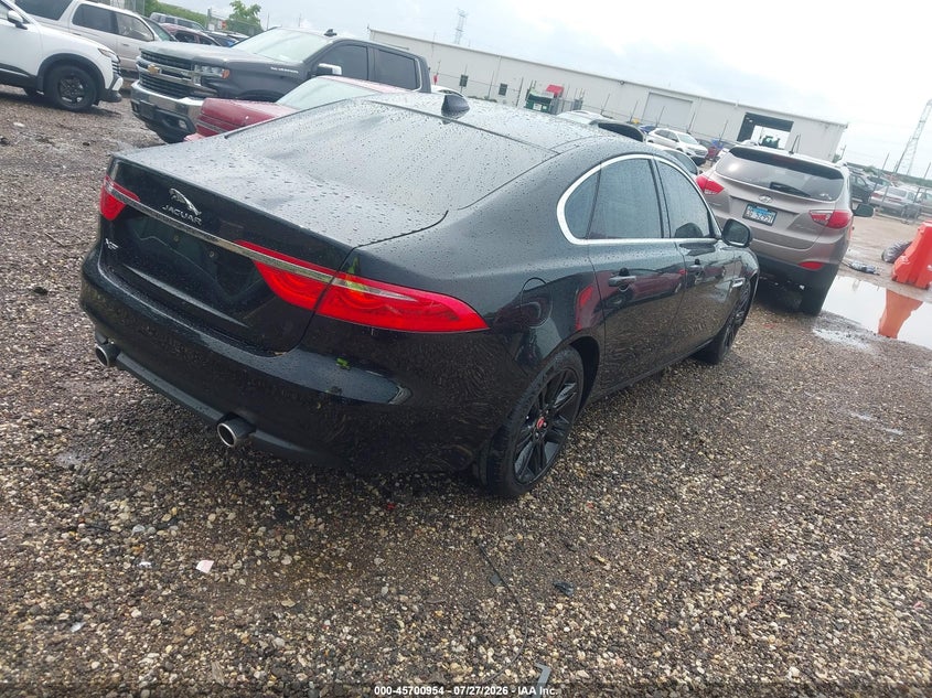 2017 JAGUAR XF auction photo 4