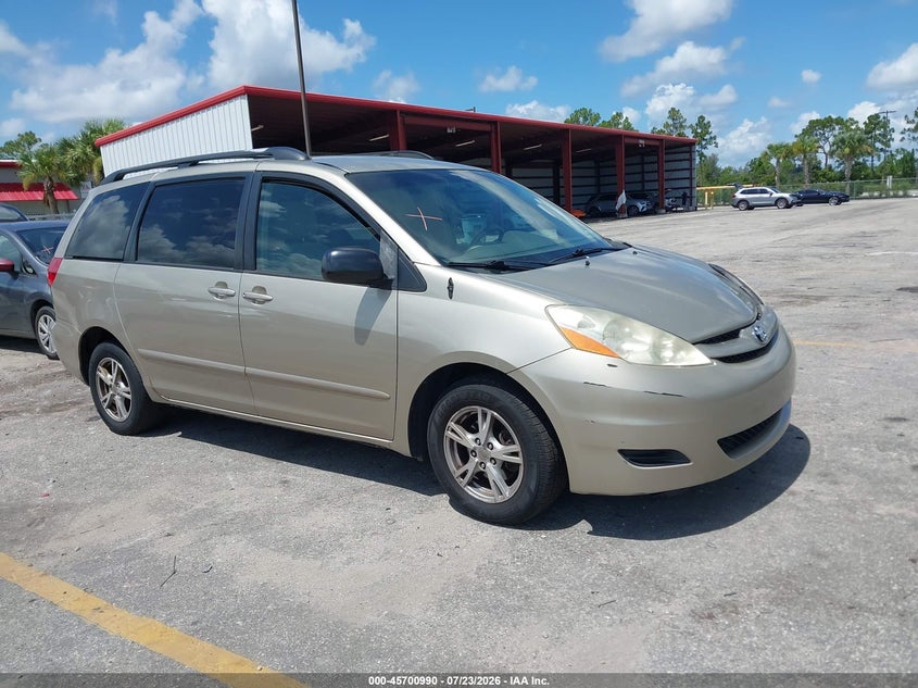 2009 TOYOTA SIENNA auction photo 1