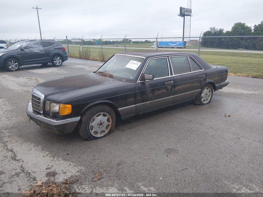 1989 MERCEDES-BENZ 560 auction photo 2