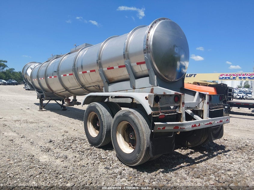 1976 BUTLER TANKER TRAILER auction photo 3