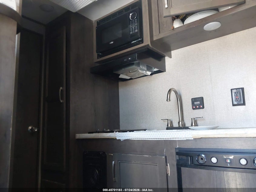 2021 JAYCO JAYFL184BH auction photo 8