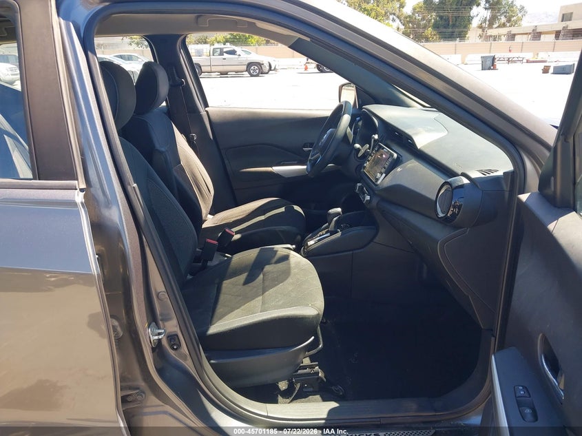 2019 NISSAN KICKS auction photo 5