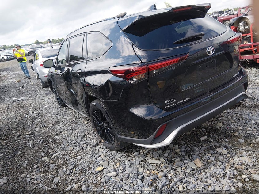 2024 TOYOTA HIGHLANDER auction photo 3