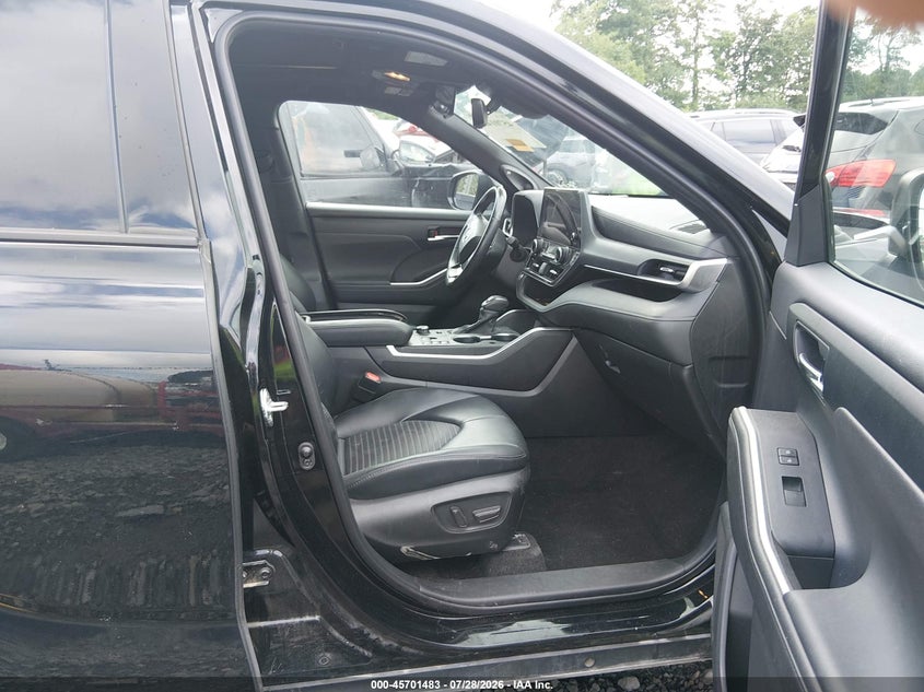 2024 TOYOTA HIGHLANDER auction photo 5