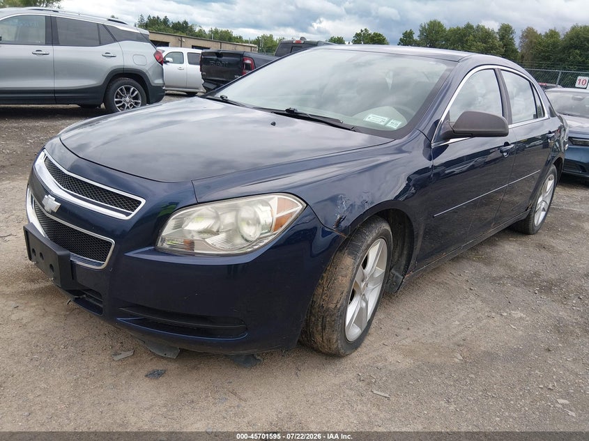 2010 Chevrolet Malibu, Normal Wear & Tear, IAAI, VIN 1G1ZB5EB8AF223354 — photo 2