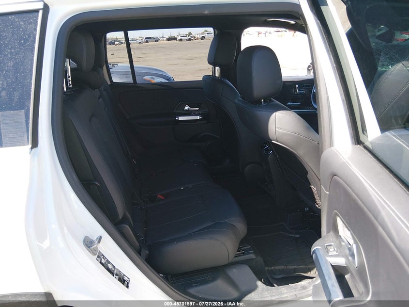 MERCEDES-BENZ GLB 250 - zdjęcie 8