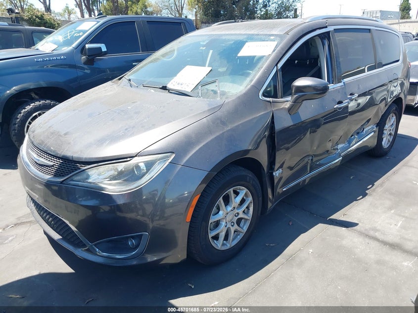 Vin: 2c4rc1bg5lr126038, lot: 46200313, chrysler pacifica touring l 20202