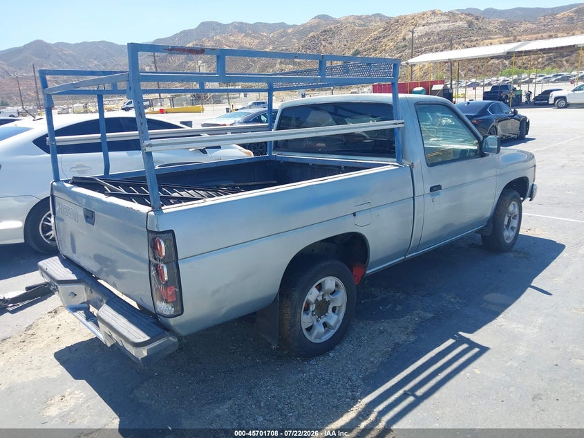 1992 NISSAN TRUCK auction photo 4